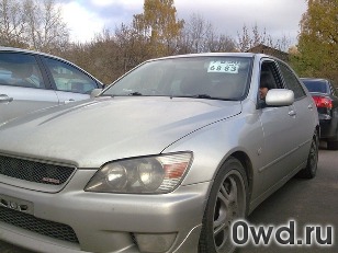 Битый автомобиль Toyota Altezza