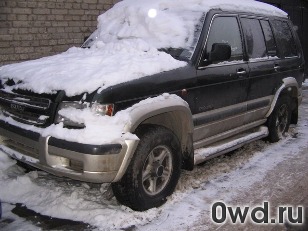 Битый автомобиль Isuzu Trooper