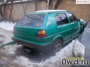 Битый автомобиль Volkswagen Golf