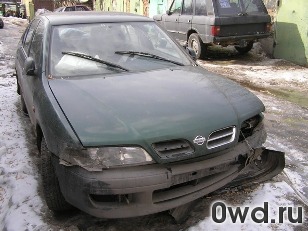 Битый автомобиль Nissan Primera