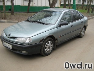 Битый автомобиль Renault Laguna