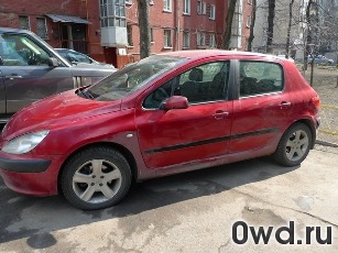 Битый автомобиль Peugeot 307