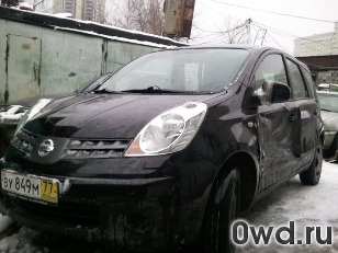 Битый автомобиль Nissan Note