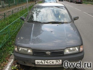 Битый автомобиль Nissan Primera