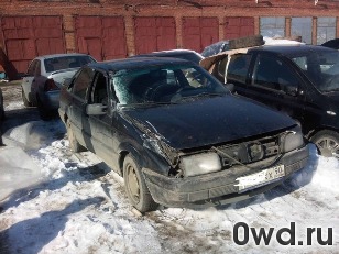 Битый автомобиль Volkswagen Passat