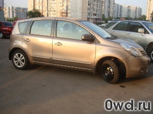 Битый автомобиль Nissan Note