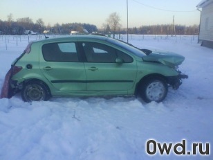 Битый автомобиль Peugeot 307