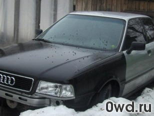 Битый автомобиль Audi 100