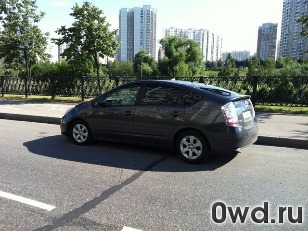 Битый автомобиль Toyota Prius