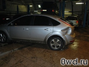 Битый автомобиль Ford Focus