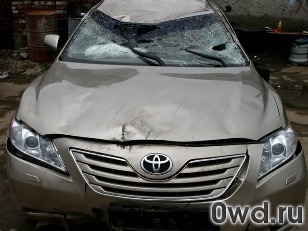 Битый автомобиль Toyota Camry