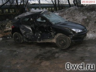 Битый автомобиль Peugeot 206