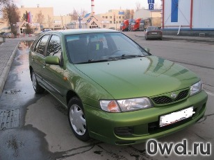 Битый автомобиль Nissan Almera