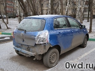 Битый автомобиль Toyota Yaris