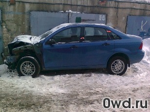 Битый автомобиль Ford Focus