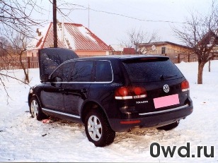 Битый автомобиль Volkswagen Touareg