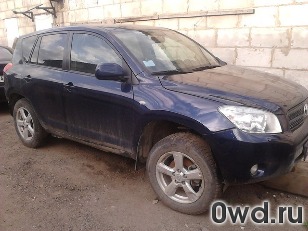 Битый автомобиль Toyota RAV4