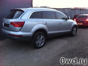 Битый автомобиль Audi Q7