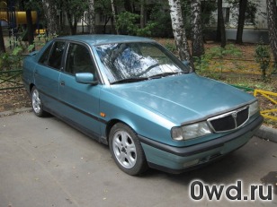 Битый автомобиль Lancia Dedra