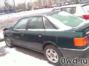 Битый автомобиль Audi 80