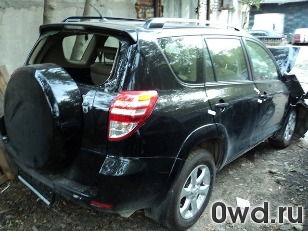 Битый автомобиль Toyota RAV4