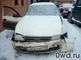 Битый автомобиль Toyota Caldina