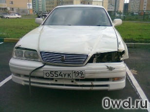 Битый автомобиль Toyota Mark II