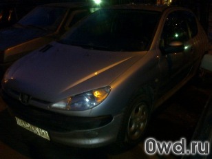 Битый автомобиль Peugeot 206