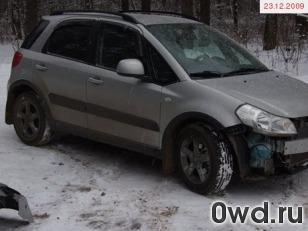 Битый автомобиль Suzuki SX4