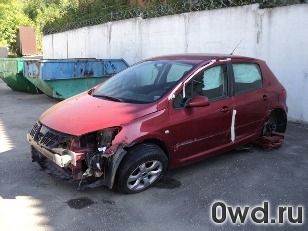 Битый автомобиль Peugeot 307