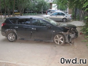 Битый автомобиль Toyota Caldina