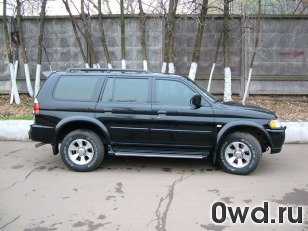 Битый автомобиль Mitsubishi Pajero Sport