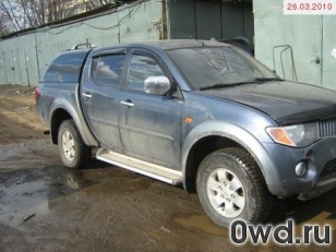 Битый автомобиль Mitsubishi L 200