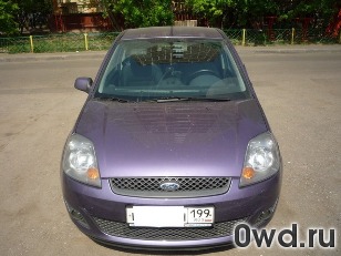 Битый автомобиль Ford Fiesta