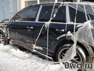 Битый автомобиль Porsche Cayenne