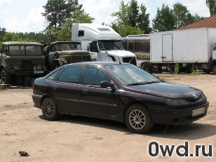 Битый автомобиль Renault Laguna