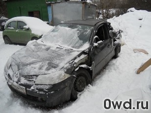 Битый автомобиль Renault Megane