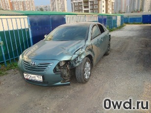 Битый автомобиль Toyota Camry