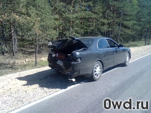 Битый автомобиль Toyota Chaser