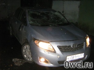 Битый автомобиль Toyota Corolla