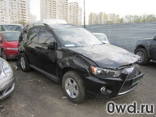 Битый автомобиль Mitsubishi Outlander