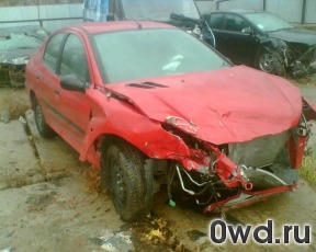 Битый автомобиль Peugeot 206