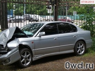 Битый автомобиль Subaru Legacy