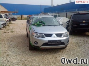 Битый автомобиль Mitsubishi Outlander