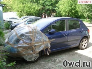 Битый автомобиль Peugeot 307