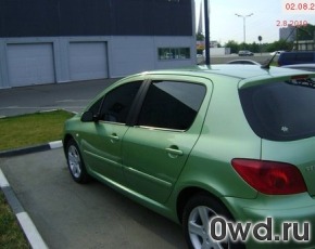 Битый автомобиль Peugeot 307