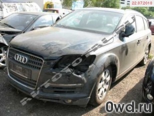 Битый автомобиль Audi Q7