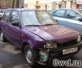 Битый автомобиль Nissan Micra