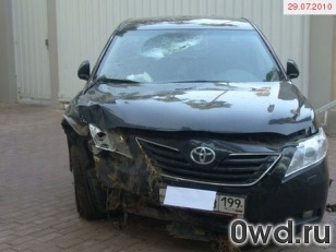 Битый автомобиль Toyota Camry