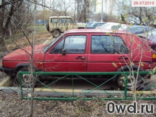 Битый автомобиль Volkswagen Golf